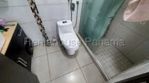 Apartamento en Venta en Condado del Rey PH Kings Park VIK 27-885