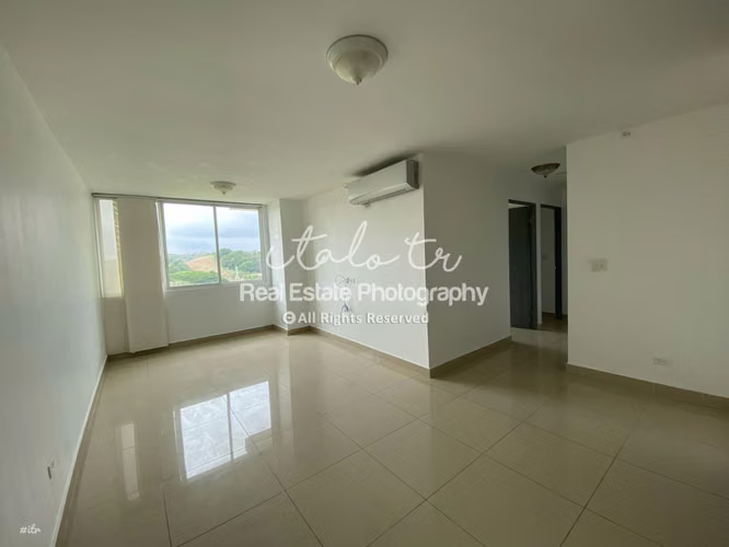 En Alquiler PH Green Park 2R2B 1E $700.00