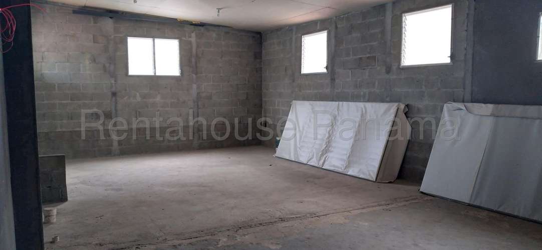 Venta Propiedad Comercial con Locales y Depositos 500 m2 Parque Lefevre - ALYC 26-5333 - Imagen 2