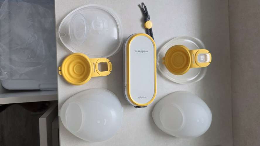 Extractor de leche eléctrico doble Medela Freestyle + accesorios