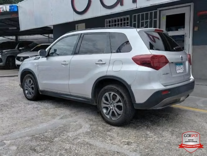 Suzuki Vitara 2024 Automática EJ0745 - Imagen 4