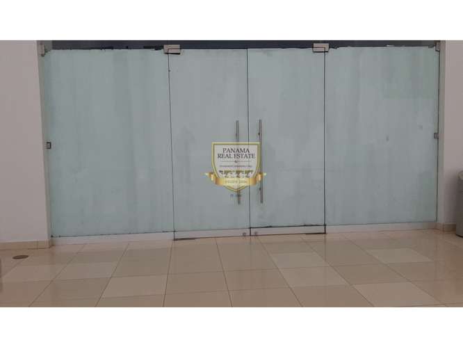 Se vende Local comercial Westland Mall JLH