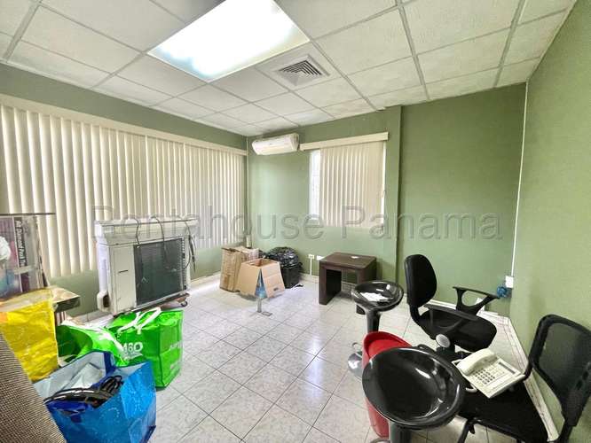 Venta de Galera en Parque Lefevre SN - Imagen 18