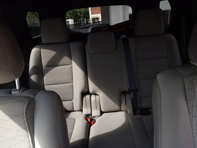 2015 Ford Explorer, 4 puertas-7 asientos - SCRAP