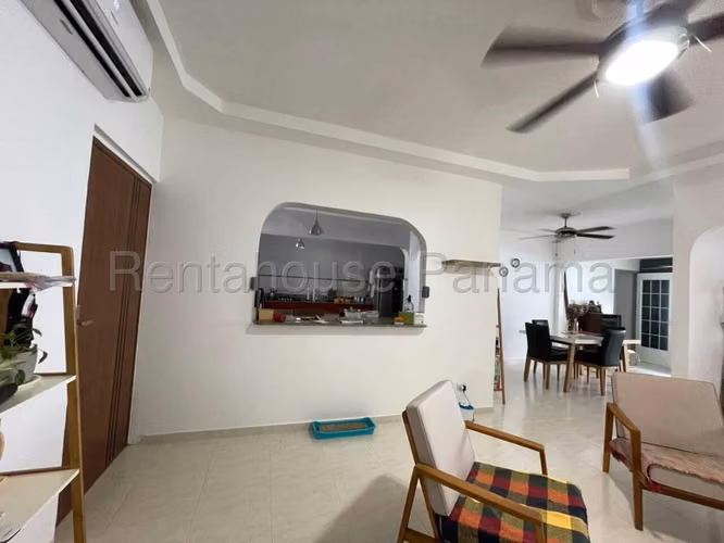 Venta de Casa en Brisas Del Golf KF