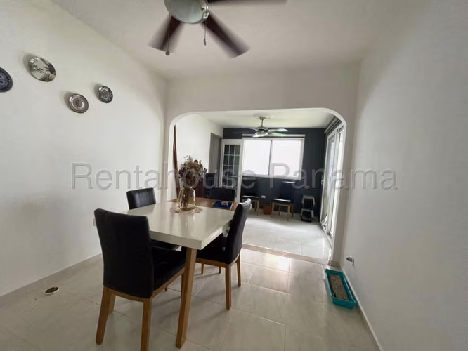 Venta de Casa en Brisas Del Golf KF