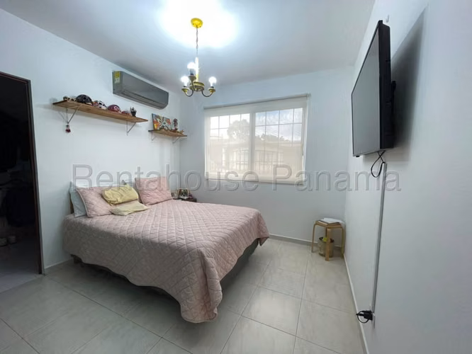 Venta de Casa en Brisas Del Golf KF