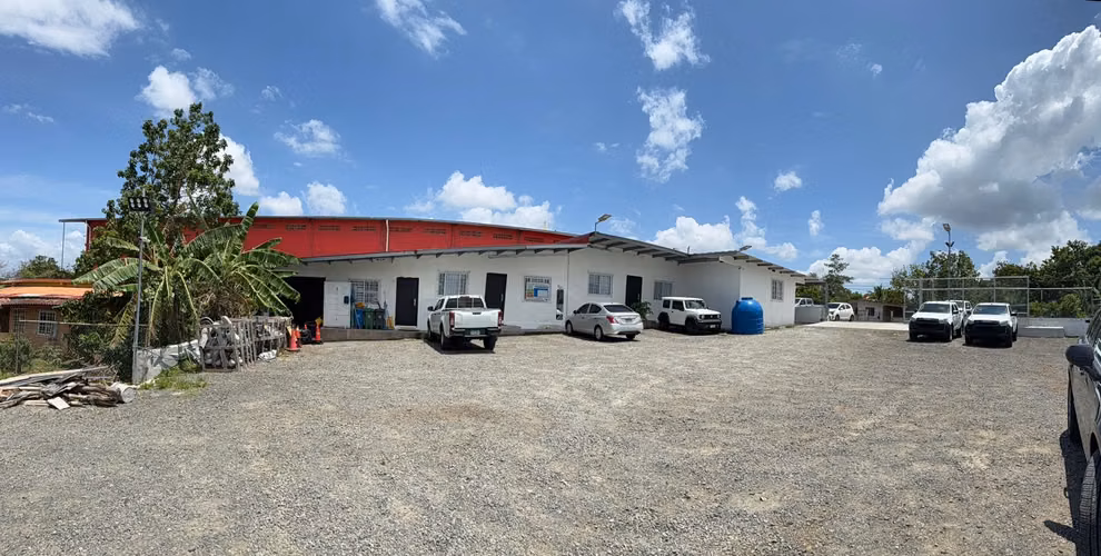 SE ALQUILA EXCELENTE OFICINA EN LA CHORRERA! 