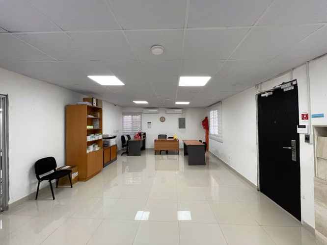 SE ALQUILA EXCELENTE OFICINA EN LA CHORRERA! 