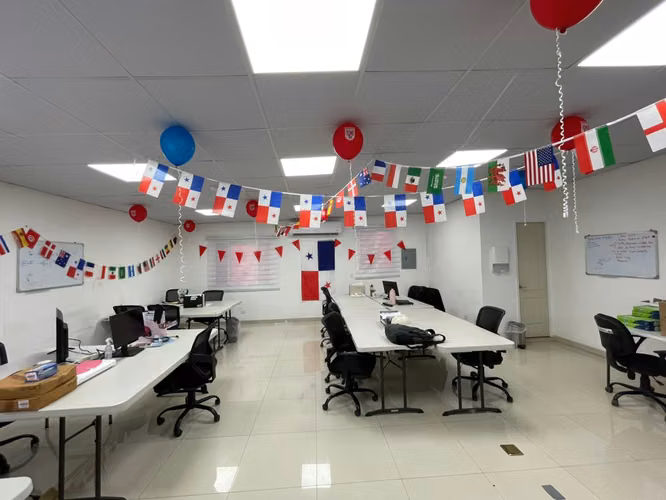 SE ALQUILA EXCELENTE OFICINA EN LA CHORRERA! 