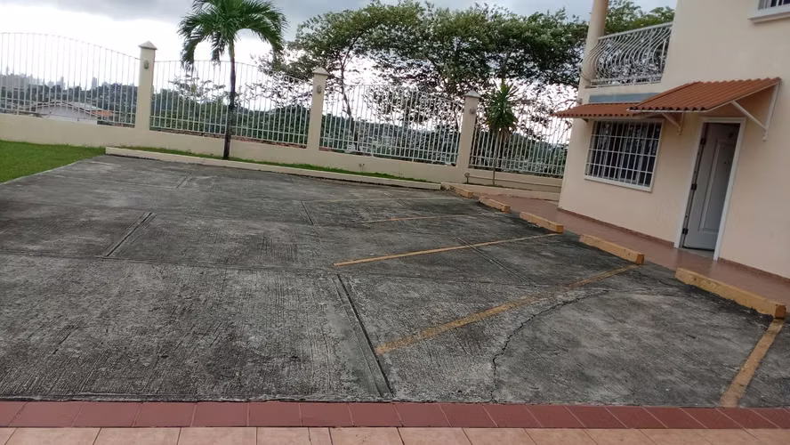ALQUILO APARTAMENTO EN VILLA LUCRE  - Imagen 2