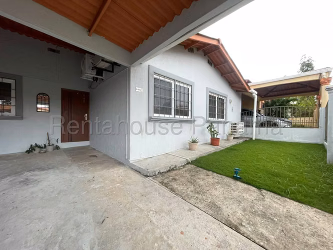 Venta de Casa en Brisas Del Golf AP2