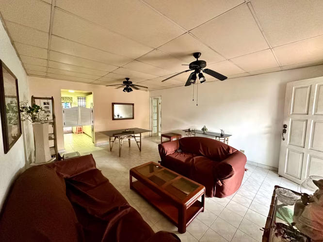 Se vende casa en Altos de Santa Maria, cerca de Altos de Panama - Imagen 5