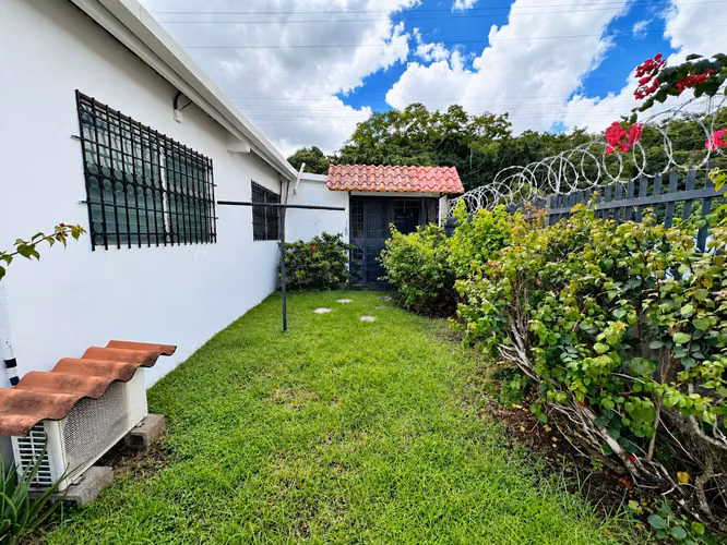 Se vende casa en Altos de Santa Maria, cerca de Altos de Panama - Imagen 12