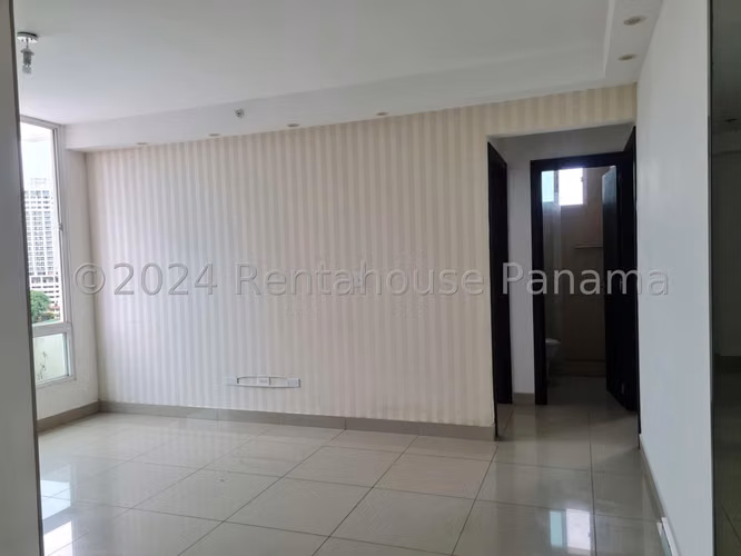 Venta apartamento en PH Taurus Tower, Carrasquilla - con cuarto de empleada | uVIK-26-2487