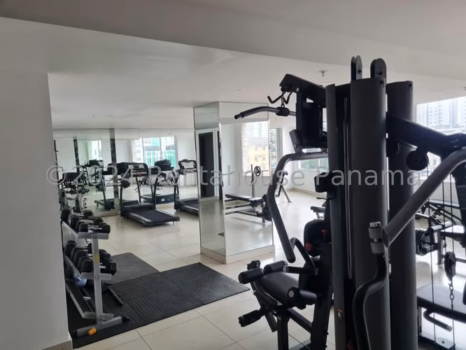 Venta apartamento en PH Taurus Tower, Carrasquilla - con cuarto de empleada | uVIK-26-2487