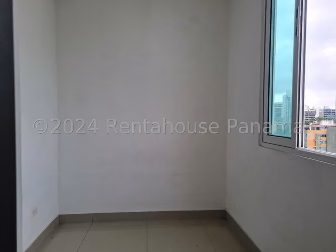 Venta apartamento en PH Taurus Tower, Carrasquilla - con cuarto de empleada | uVIK-26-2487