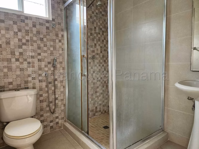 Venta casa en Residencial Victoria, Brisas del Golf - residencial cerrado | uVIK-26-6744