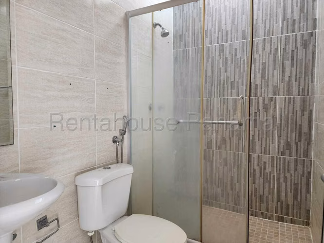 Venta casa en Residencial Victoria, Brisas del Golf - residencial cerrado | uVIK-26-6744