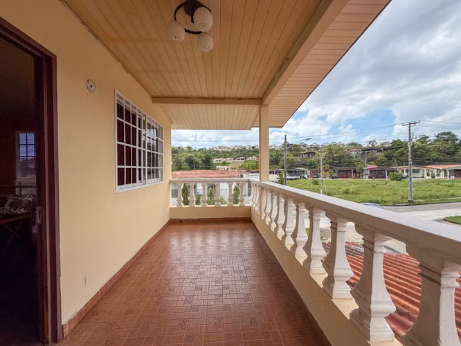 Se Vende Amplia Casa Amoblada de 2 Niveles en Brisas del Golf – Espacio para Toda la Familia - Imagen 18