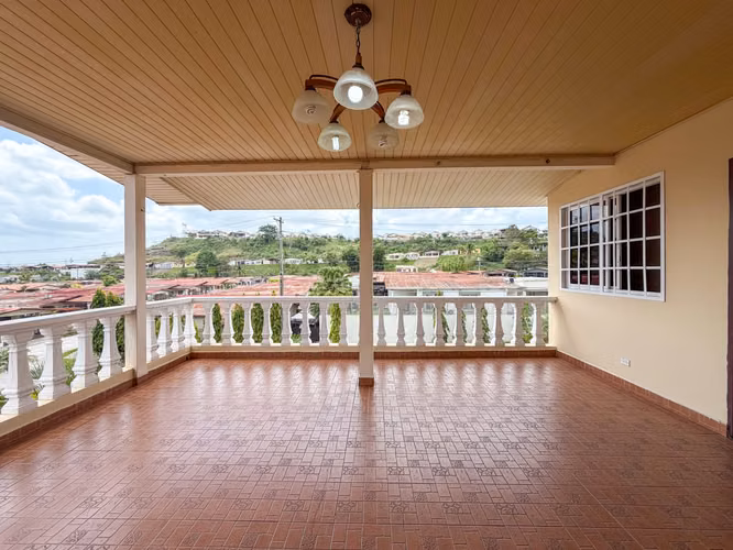 Se Vende Amplia Casa Amoblada de 2 Niveles en Brisas del Golf – Espacio para Toda la Familia - Imagen 17