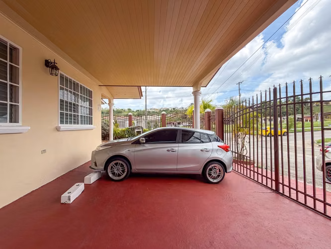 Se Vende Amplia Casa Amoblada de 2 Niveles en Brisas del Golf – Espacio para Toda la Familia - Imagen 20