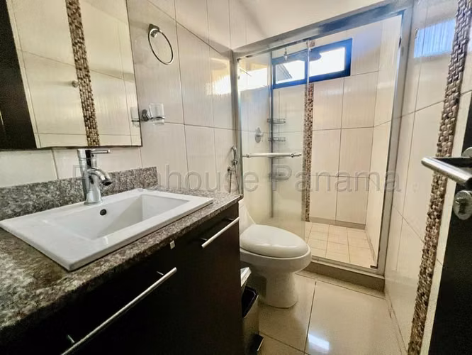 Apartamento en Venta en  Condado del Rey JG