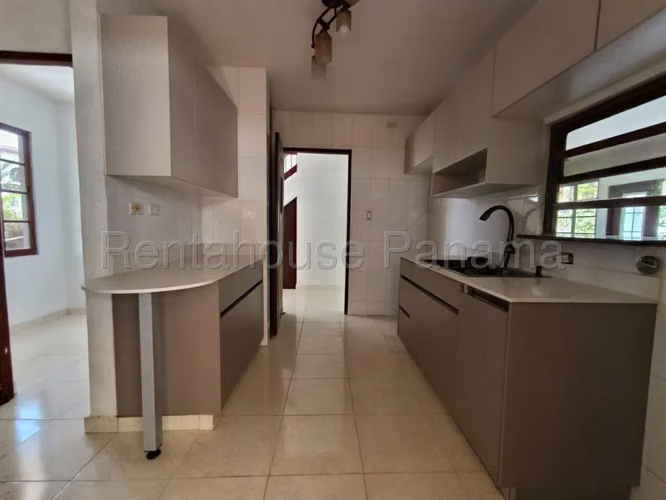 Venta Casa Las Cumbres - YD