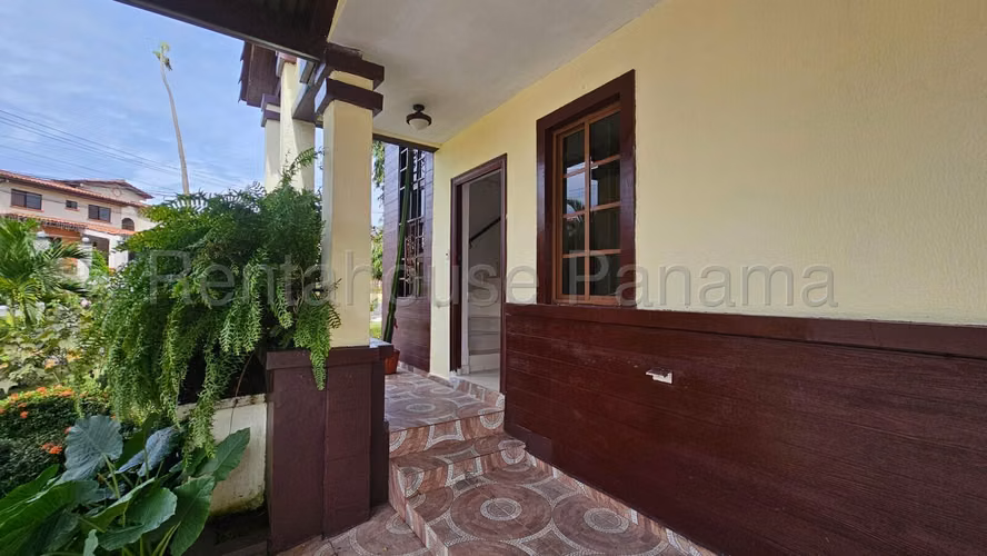 Venta Casa Las Cumbres - YD