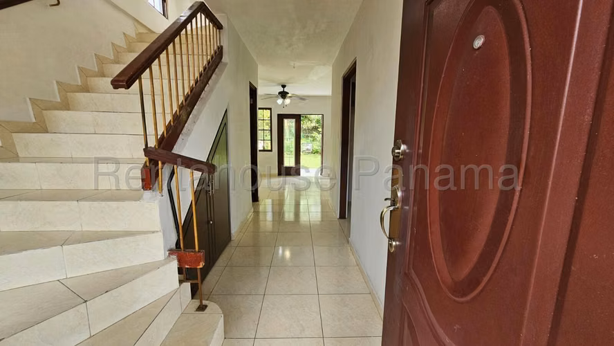 Venta Casa Las Cumbres - YD