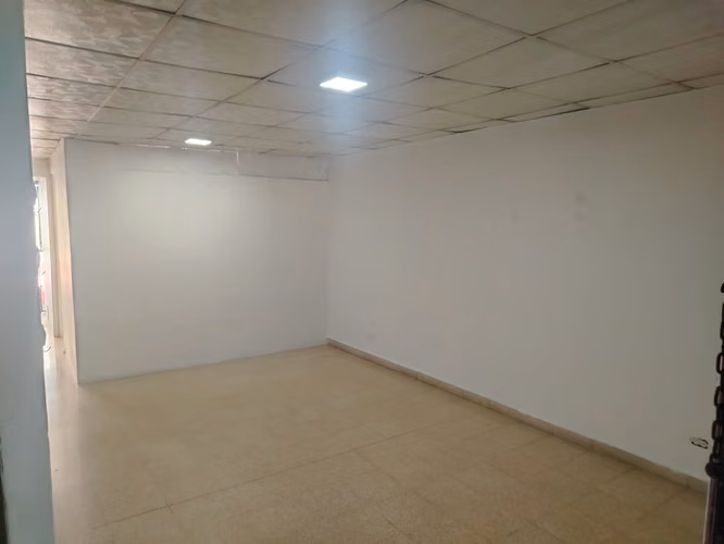Apartamento en P.H. El CID en esquina en Parque Lefevre, céntrico, cerca de todo. - Imagen 2