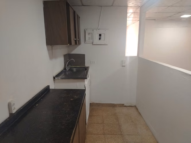 Apartamento en P.H. El CID en esquina en Parque Lefevre, céntrico, cerca de todo. - Imagen 3