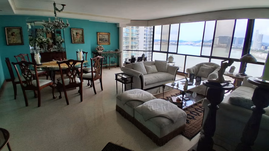 Mediterrane. 200mts 2r den 2.5b 2est $315,000.00
