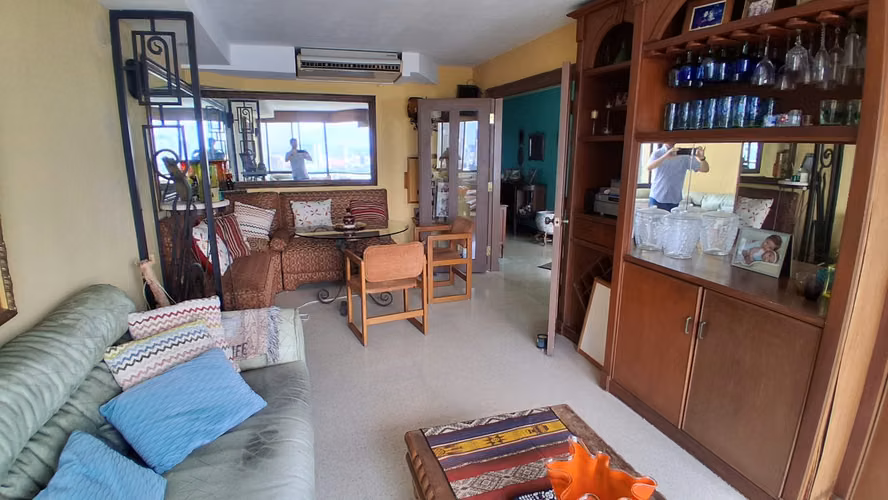 Mediterrane. 200mts 2r den 2.5b 2est $315,000.00