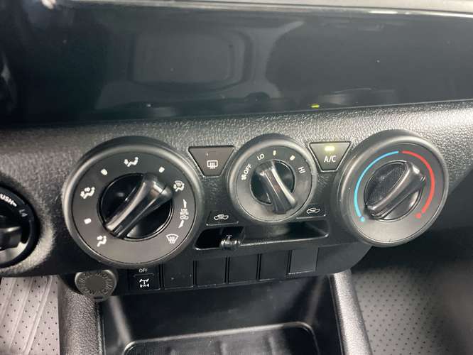 TOYOTA HILUX - 2024 - PPHX - Automarket - Imagen 9