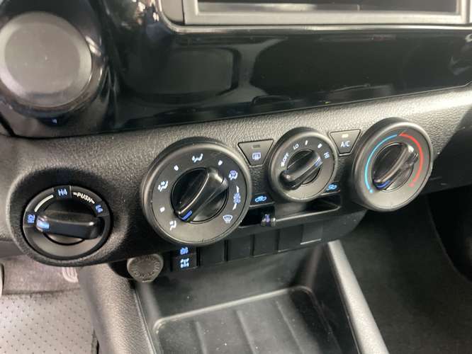 TOYOTA HILUX - 2025 - PPHX - Automarket - Imagen 9
