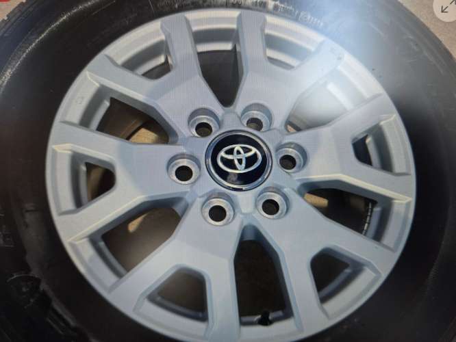 4 Rines 17 originales de Toyota con sus Llantas - Imagen 2