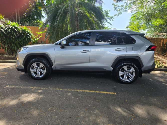 TOYOTA RAV4 2022 AUTOMATICO - Imagen 3
