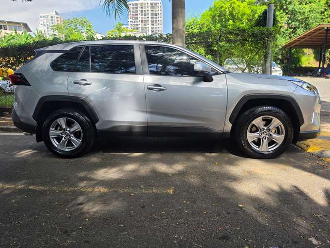 TOYOTA RAV4 2022 AUTOMATICO - Imagen 2