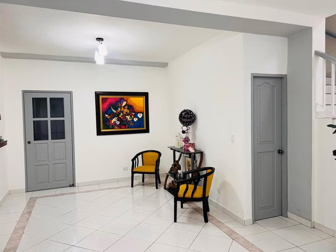 NC137 SE VENDE AMPLIA  Y ESPECTACULAR CASA EN ALTOS DE PANAMA - Imagen 4