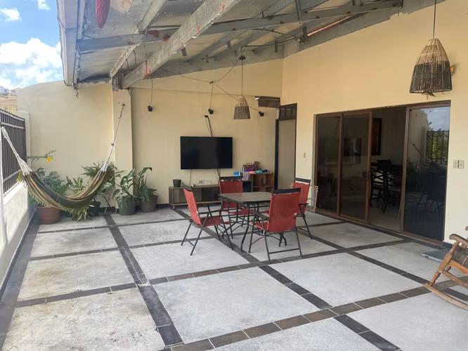CASA EN VENTA EN BRISAS DEL GOLF
