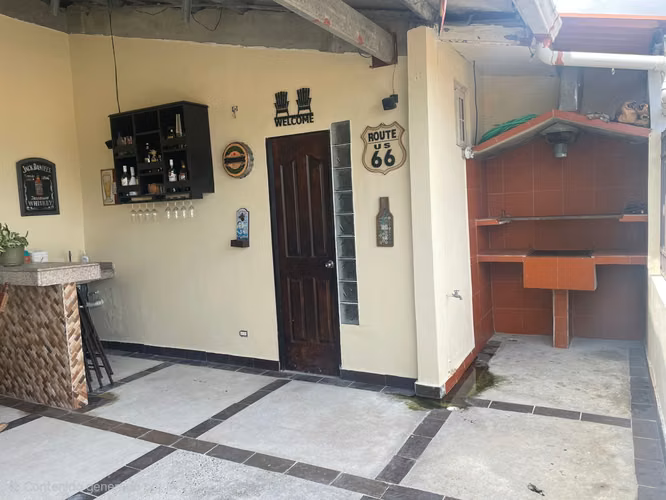 CASA EN VENTA EN BRISAS DEL GOLF