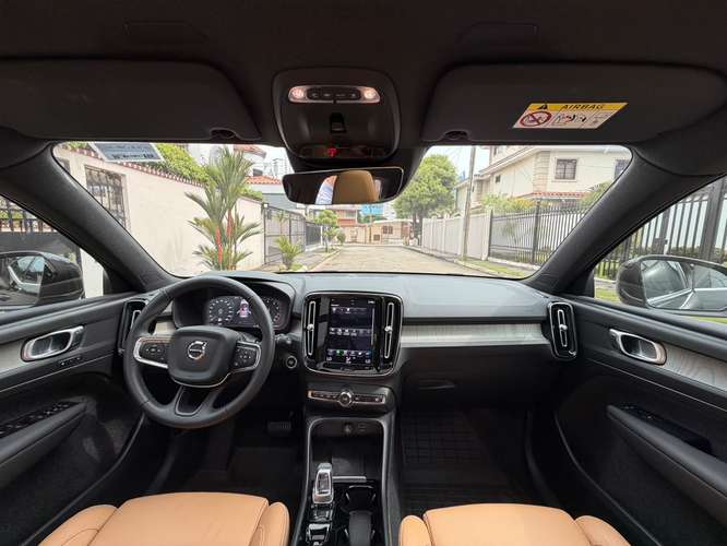 VOLVO XC40 2022 T4 AUTOMATICO SOLO 15MIL KM - Imagen 6