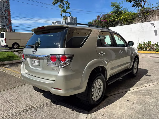 TOYOTA FORTUNER 2014 AUTOMATICO - Imagen 6