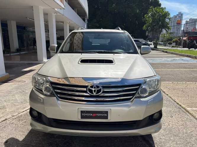 TOYOTA FORTUNER 2014 AUTOMATICO - Imagen 2