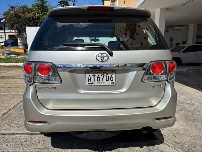 TOYOTA FORTUNER 2014 AUTOMATICO - Imagen 5
