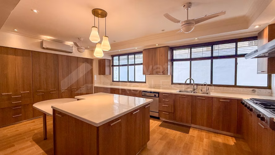 Se vende amplio apartamento en P.H. Maresias Punta Paitilla
