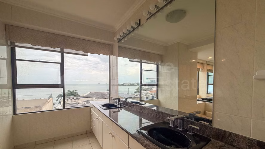 Se vende amplio apartamento en P.H. Maresias Punta Paitilla