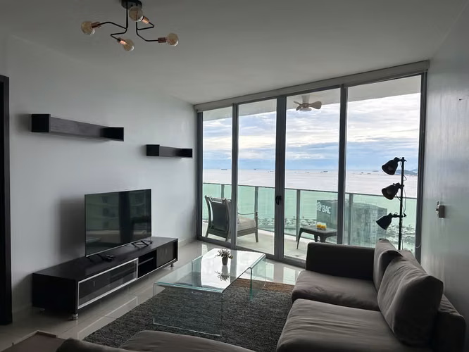 Apartment rental in Avenida Balboa, PH Allure at the Park
