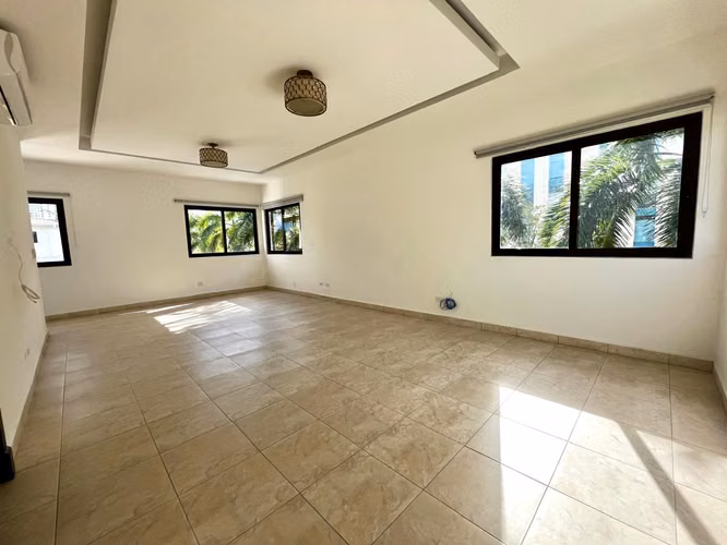 Exclusiva Mansión en Costa del Este | Elegancia, Amplitud y Diseño Atemporal